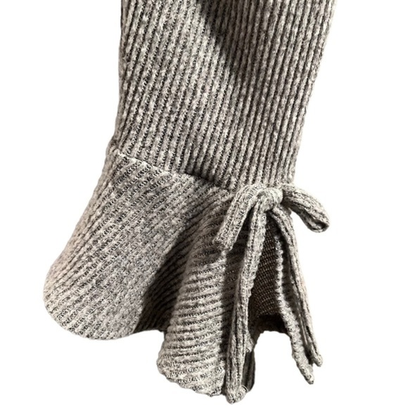Lauren CONRAD GRAY SWEATER DRESS BELL SLEEVES FOUNCE HEM MEDIUM‎ - Picture 5 of 7